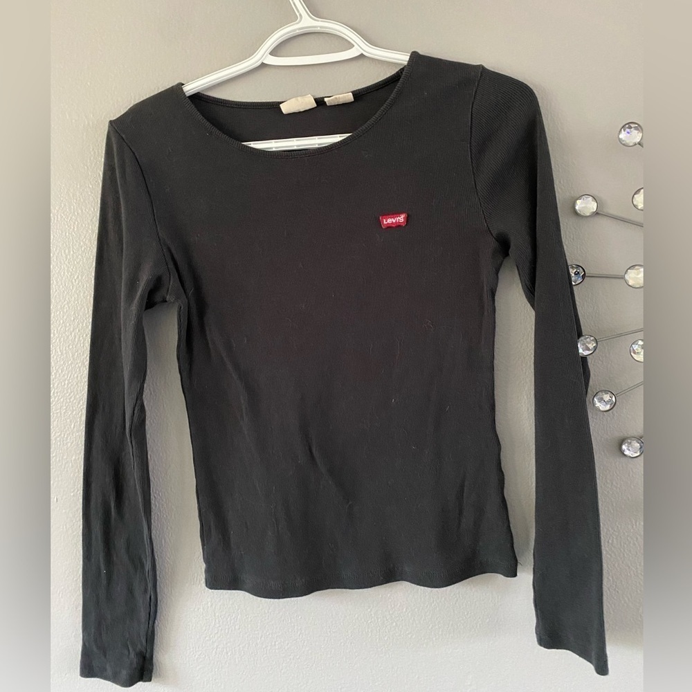 Levi’s | long sleeve cotton crew neck top. XS